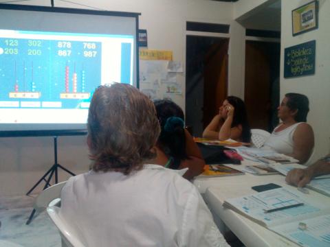 Numeracy is an important part of Biblioteca Oasis del Saber’s intensive literacy course.