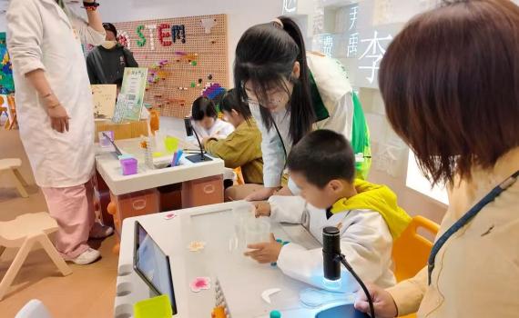 'Stem Whizz Kids’ at work.