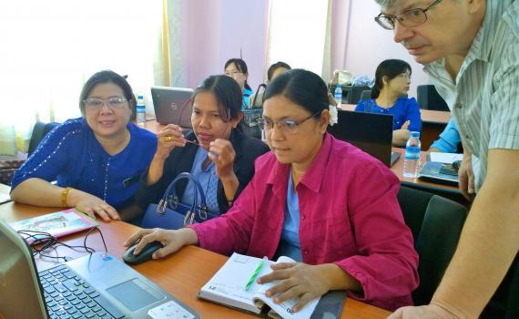 A group of librarians attending EIFL OA training at the University of Mandalay.