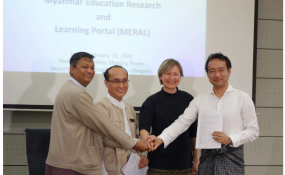 MERAL Portal signing ceremony: from left, Dr Nay Win Oo, Deputy Director General, Department of Higher Education, Dr Zaw Wai Soe, Chair,  Myanmar Rectors' Committee, Rima Kupryte, EIFL, Dr Kazutsuna Yamaji, of the National Institute of Informatics, Japan.